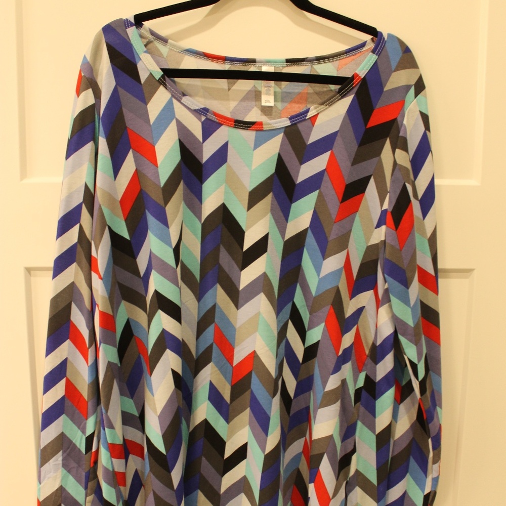 LuLaRoe Lynnae top